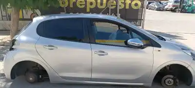 Peça sobressalente para automóvel em segunda mão porta dianteira direita por peugeot 208 allure referências oem iam   