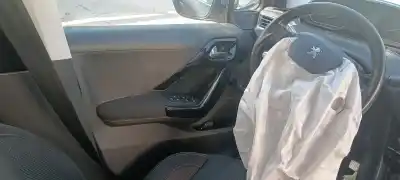 Second-hand car spare part left front door trim for peugeot 208 allure oem iam references 