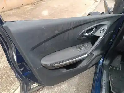 Peça sobressalente para automóvel em segunda mão forra / revestimento da porta dianteira esquerda por renault kadjar bose edition referências oem iam 