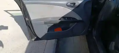 Tweedehands auto-onderdeel bekleding linker voordeur voor seat leon (1p1) 2.0 tdi 16v oem iam-referenties 