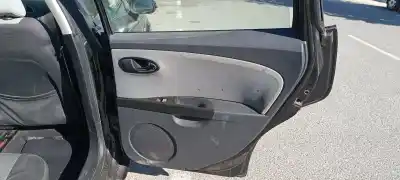 Tweedehands auto-onderdeel deurbekleding rechts achter voor seat leon (1p1) 2.0 tdi 16v oem iam-referenties 