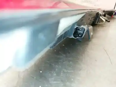 Peça sobressalente para automóvel em segunda mão farolim de travão central por citroen c4 picasso cool referências oem iam 9654435580  