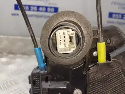 Peça sobressalente para automóvel em segunda mão fechadura da porta traseira direita por toyota auris active referências oem iam 6905005051  