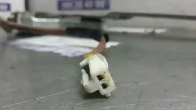 Peça sobressalente para automóvel em segunda mão elevador de vidros traseiro esquerdo por mazda premacy (cp) td active referências oem iam 8621003932  