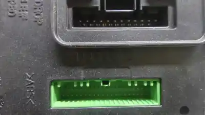 Peça sobressalente para automóvel em segunda mão caixa de fusíveis e relés por renault fluence dynamique referências oem iam a2c53284891  