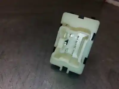Pièce détachée automobile d'occasion commande de lève vitre arrière gauche pour dacia sandero stepway références oem iam 254217475r  