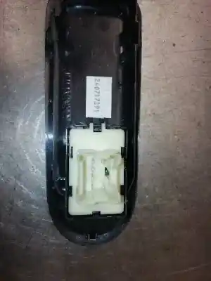 Peça sobressalente para automóvel em segunda mão botão / interruptor elevador vidro dianteiro direito por dacia duster 1.5 dci diesel fap cat referências oem iam 809601386r  