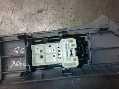 Second-hand car spare part right front power window switch for toyota yaris (ksp9/scp9/nlp9) básico oem iam references 742310d090  