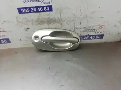 Second-hand car spare part exterior left front door handle for kia carnival ii 2.9 crdi cat oem iam references 
