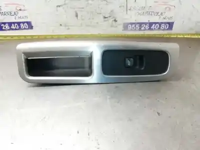 Recambio de automóvil de segunda mano de MANDO ELEVALUNAS DELANTERO DERECHO para VOLVO V50 FAMILIAR  referencias OEM IAM 30658448  