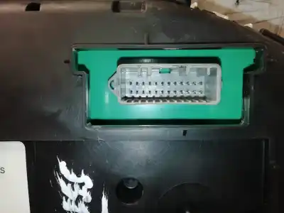 Peça sobressalente para automóvel em segunda mão quadrante por renault clio iii confort expression referências oem iam 8200628781g  