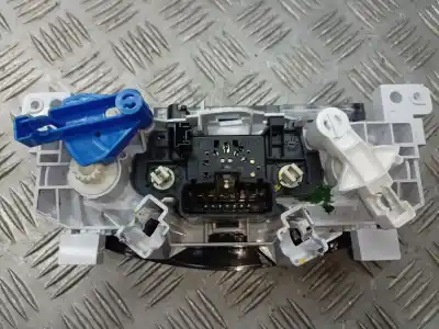 Peça sobressalente para automóvel em segunda mão comando de sofagem (chauffage / ar condicionado)  por dacia duster laureate 4x2 referências oem iam n112381j  d170830al1