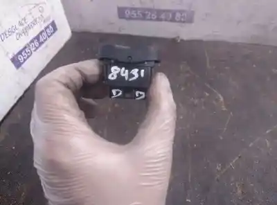 Peça sobressalente para automóvel em segunda mão botão / interruptor elevador vidro dianteiro direito por dacia duster laureate 4x2 referências oem iam   