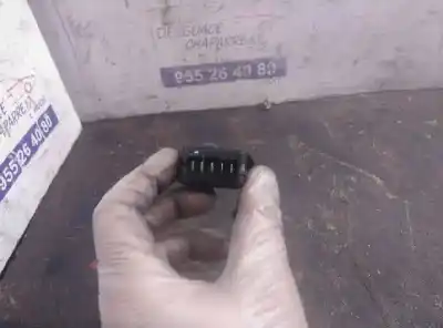 Peça sobressalente para automóvel em segunda mão botão / interruptor elevador vidro dianteiro esquerdo por dacia duster laureate 4x2 referências oem iam   