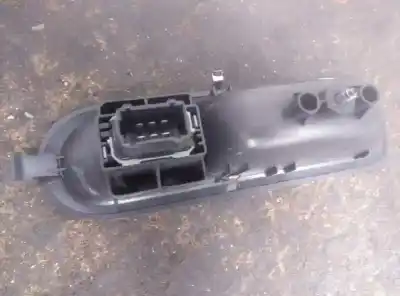 Second-hand car spare part right front power window switch for renault clio iii exception oem iam references   