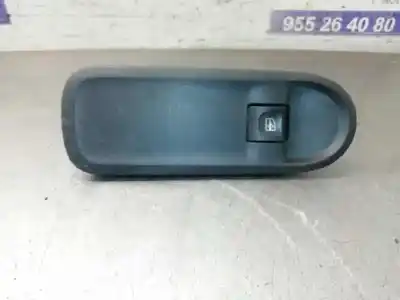 Tweedehands auto-onderdeel SCHAKELAAR RECHTS VOOR RUIT voor DACIA DUSTER  OEM IAM-referenties 809601386R  