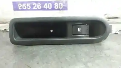 Recambio de automóvil de segunda mano de MANDO ELEVALUNAS TRASERO IZQUIERDO para RENAULT MEGANE II BERLINA 5P  referencias OEM IAM 156013870  