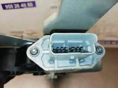 Second-hand car spare part driver left window regulator for dacia duster ambiance 4x2 oem iam references 807210751r  