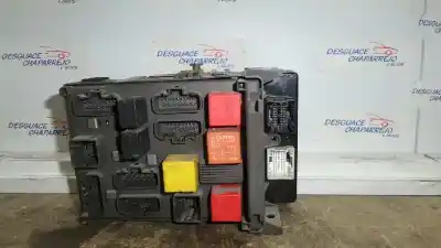 Recambio de automóvil de segunda mano de CAJA RELES / FUSIBLES para RENAULT LAGUNA II (BG0)  referencias OEM IAM 518002100 8200004201E 8200139819