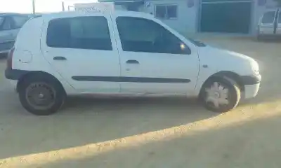 Автозапчастина б/у витратомір повітря для renault clio ii fase i (b/cbo) 1.9 d посилання на oem iam   