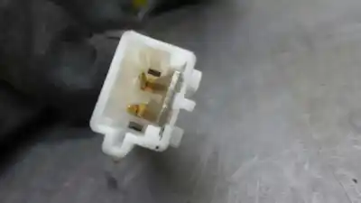 Peça sobressalente para automóvel em segunda mão pré-tensor de airbag direito por renault clio iii authentique referências oem iam 3305654c  