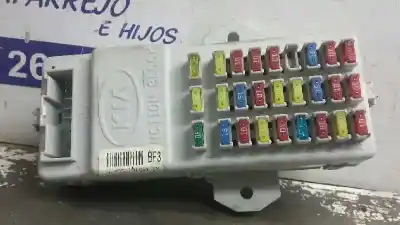 Peça sobressalente para automóvel em segunda mão caixa de fusíveis e relés por kia sorento 2.5 crdi active referências oem iam 911713e920