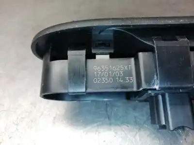 Peça sobressalente para automóvel em segunda mão botão / interruptor elevador vidro dianteiro direito por peugeot 307 break / sw (s1) sw referências oem iam 96351625xt  