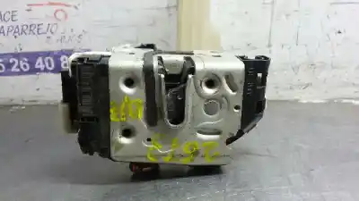 Second-hand car spare part left front door lock for dodge caliber s oem iam references   