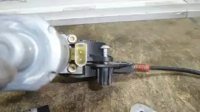 Peça sobressalente para automóvel em segunda mão elevador de vidros dianteiro direito por ford fiesta (cbk) fun referências oem iam 0130821939  
