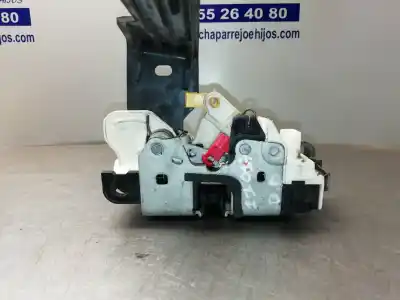 Second-hand car spare part front right door lock for dodge caliber 2.0 16v oem iam references   