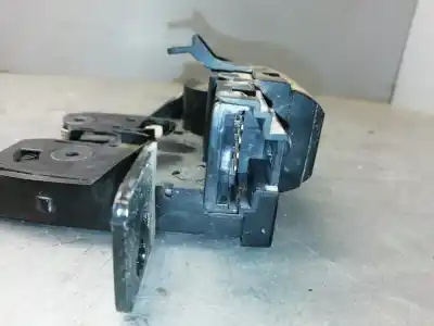 Second-hand car spare part trunk lock for renault clio iii dynamique oem iam references 8200947699  