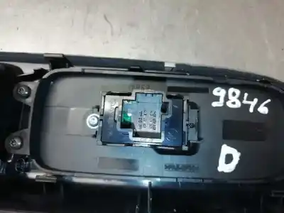 Автозапчастина б/у передній правий віконний вимикач для volvo c30 1.8 cat посилання на oem iam 30774162  