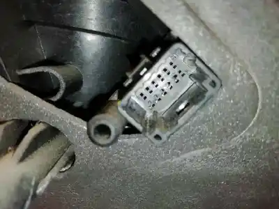 Peça sobressalente para automóvel em segunda mão espelho retrovisor esquerdo por renault clio iii confort dynamique referências oem iam   