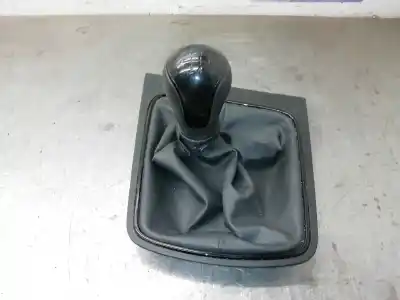 Pièce détachée automobile d'occasion POMMEAU DE LEVIER DE VITESSES pour SEAT LEON (5F1)  Références OEM IAM 5F1863283A  