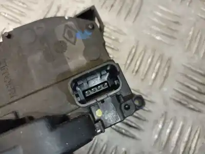 Peça sobressalente para automóvel em segunda mão fechadura da porta traseira esquerda por renault clio iii authentique referências oem iam   