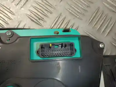 Peça sobressalente para automóvel em segunda mão quadrante por dacia sandero stepway referências oem iam p248108043r  