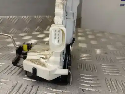 Peça sobressalente para automóvel em segunda mão fechadura da porta dianteira direita por audi a4 avant (8e) 2.0 tdi referências oem iam 8e1837016aa  