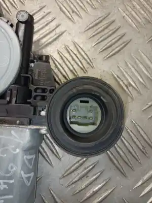 Автозапчастина б/у регулятор переднього правого скла для suzuki swift azg (nz) glx посилання на oem iam 2621003370  