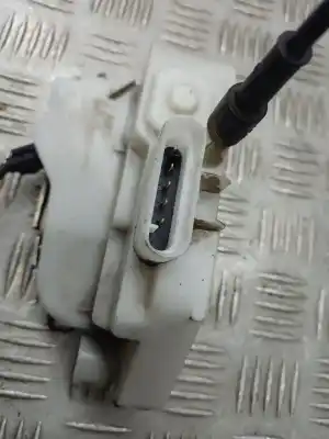 Peça sobressalente para automóvel em segunda mão fechadura da porta dianteira esquerda por citroen c3 1.4 hdi cool referências oem iam 46982980  2201070602