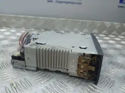 Pezzo di ricambio per auto di seconda mano impianto audio / radio cd per renault clio iii 1.2 riferimenti oem iam 8200409475  