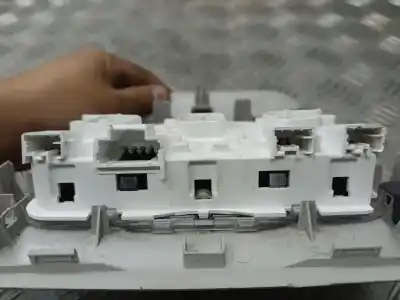 Pezzo di ricambio per auto di seconda mano luce interna per citroen c3 feel riferimenti oem iam 9811856677  