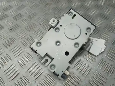Second-hand car spare part electronic module for audi a3 (8p) 2.0 tdi ambiente oem iam references 8p4035225d   Second-hand car spare part electronic module for audi a3 (8p) 2.0 tdi ambiente oem iam references 8p4035225d