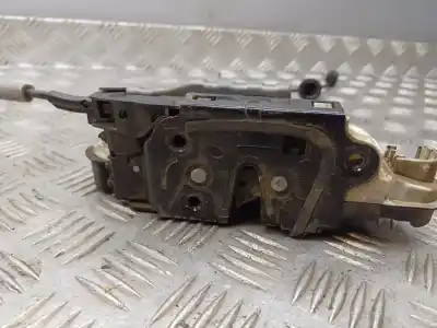 Second-hand car spare part left front door lock for skoda rapid active oem iam references 5e1837015a  