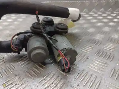 Peça sobressalente para automóvel em segunda mão válvula de controle do calefactor de agua por bmw x3 (e83) 2.0d referências oem iam 64118369807  