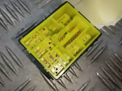 Second-hand car spare part right front power window switch for nissan note (e11e) acenta oem iam references 25570ct01b  