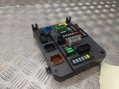 Second-hand car spare part fuse box unit for citroen ds5 design oem iam references 980668798001  