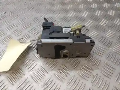Peça sobressalente para automóvel em segunda mão fechadura da porta dianteira direita por opel meriva b design edition referências oem iam 13258274