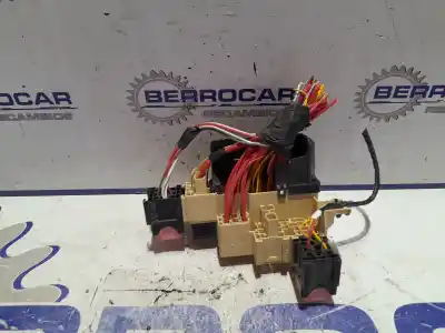 Peça sobressalente para automóvel em segunda mão caixa de fusíveis e relés por renault kangoo express 1.5 dci referências oem iam 8200451902  