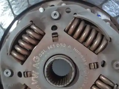Автозапчастина б/у комплект зцеплення для skoda spaceback (5h) 1.6 tdi посилання на oem iam 03l141032  