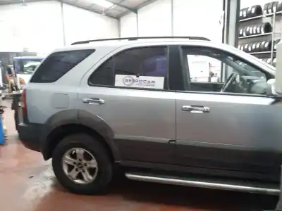 Recambio de automóvil de segunda mano de porton trasero para kia sorento 2.5 crdi active referencias oem iam 73700-3e102  